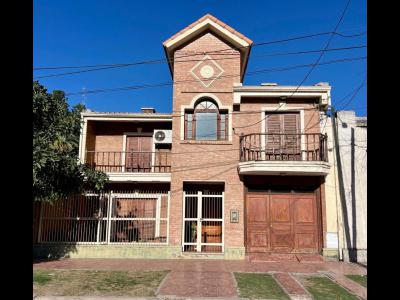 Casas Venta Santiago Del Estero CASA EN VENTA CON PISCINA Y QUINCHO | EXCELENTE UBICACI�N